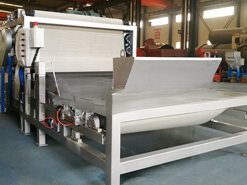 Traditional Chinese medicine residue dehydrator