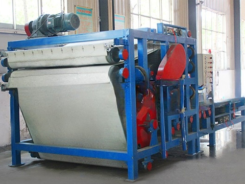 Sugarcane bagasse dehydrator